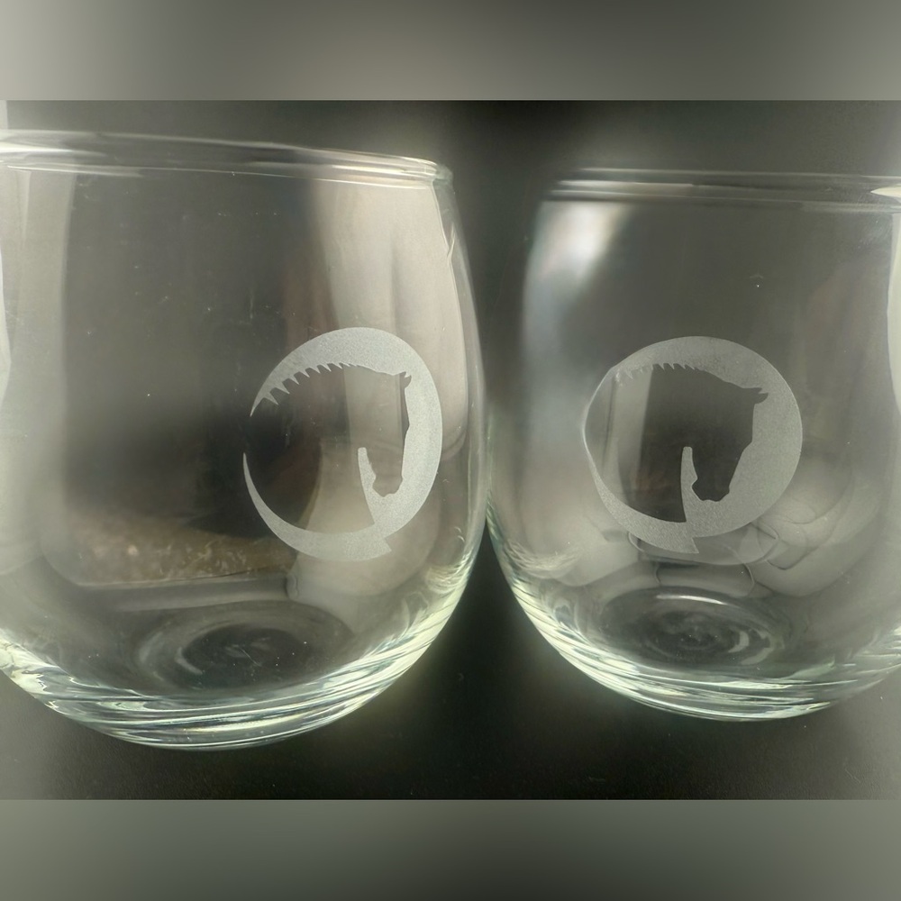 2 Horse head etched glasses… 12oz